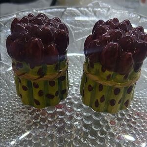 Asparagus salt and pepper shakers